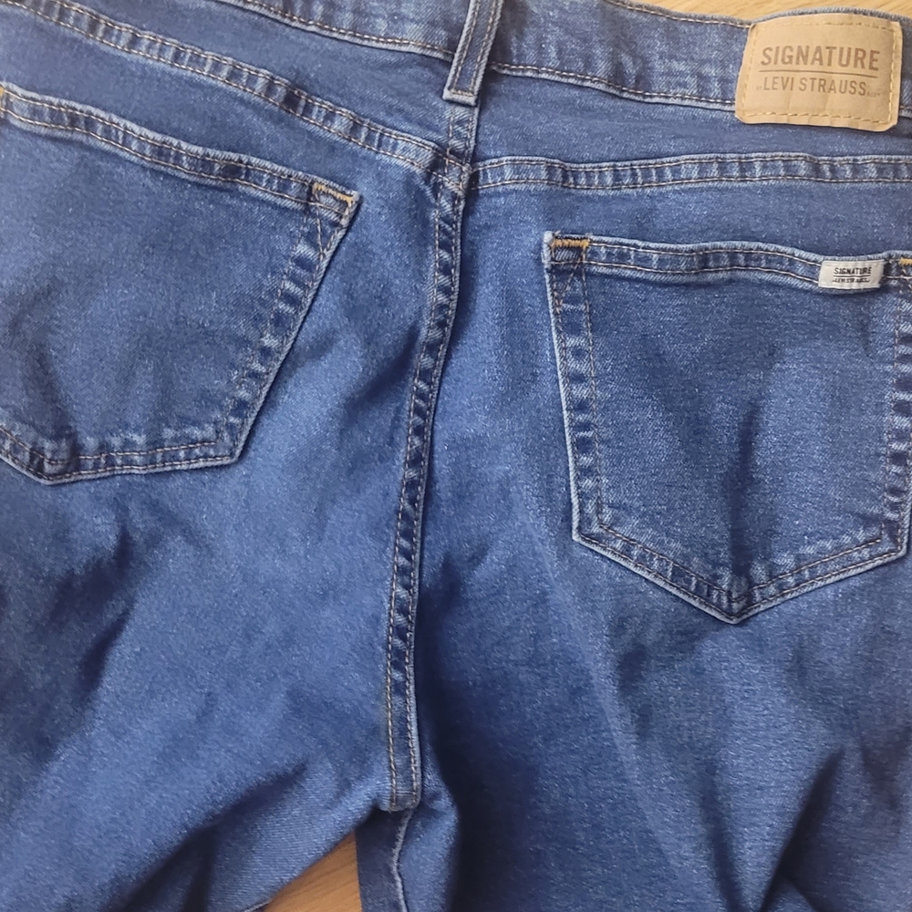 Signature by Levi Strauss Blue Jeans
